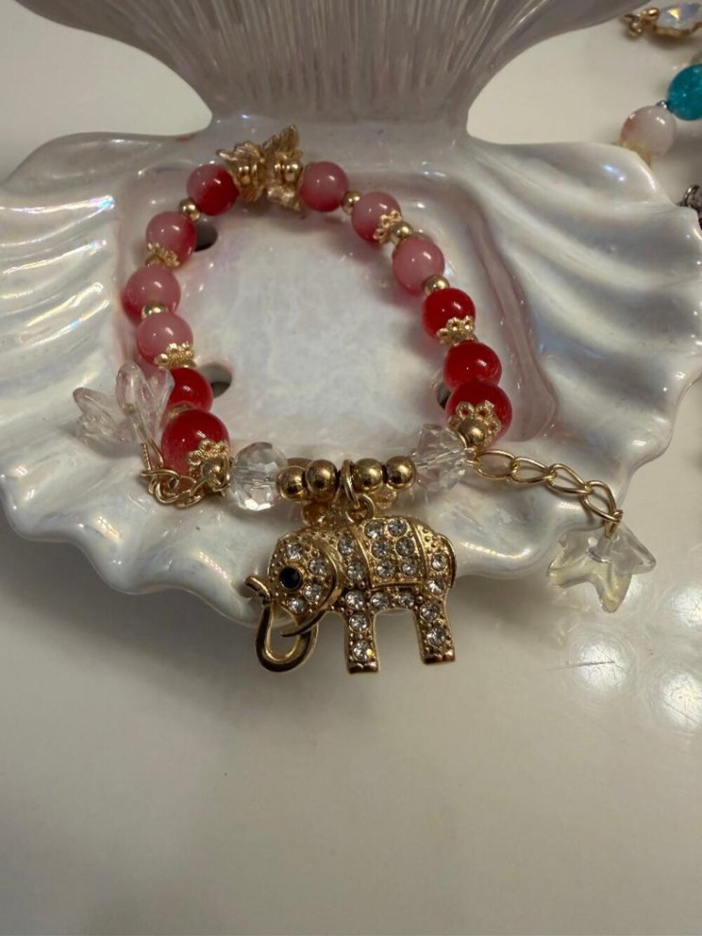 Beautiful Red & Pink Agate Glass Beaded Elephant Charm Bracelet ✨